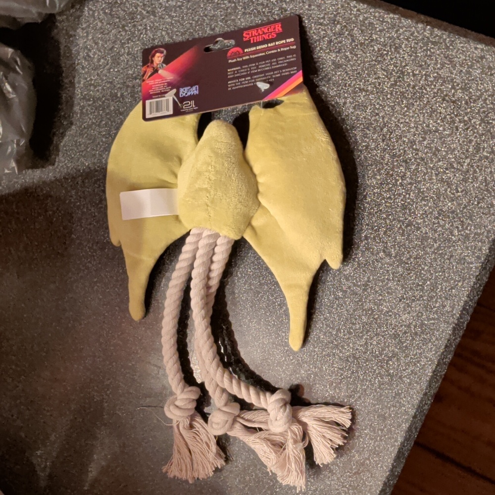 Stranger Things plush Demobat Rope Tug, New!! - Picture 5 of 5